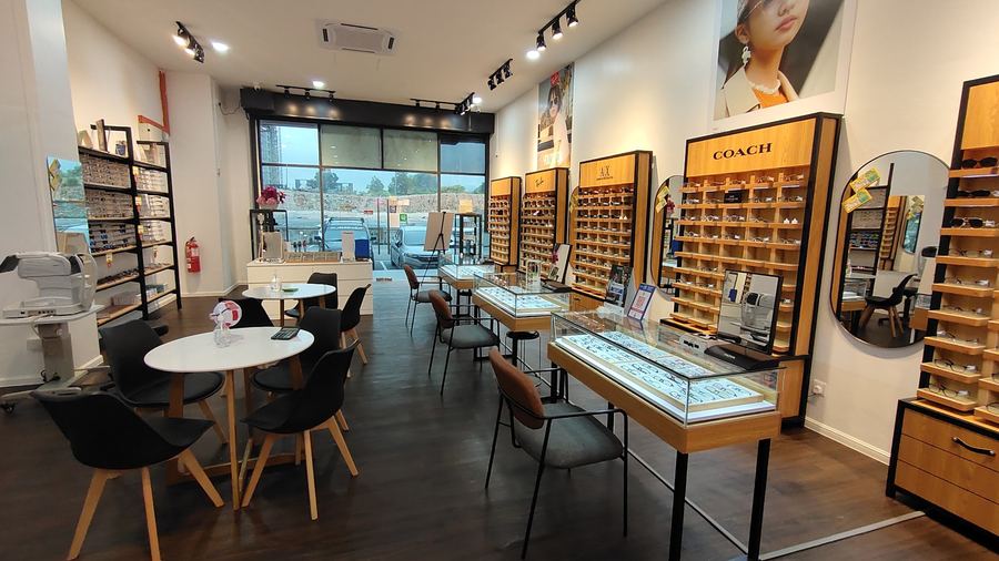 Photo of Dr. Optometry