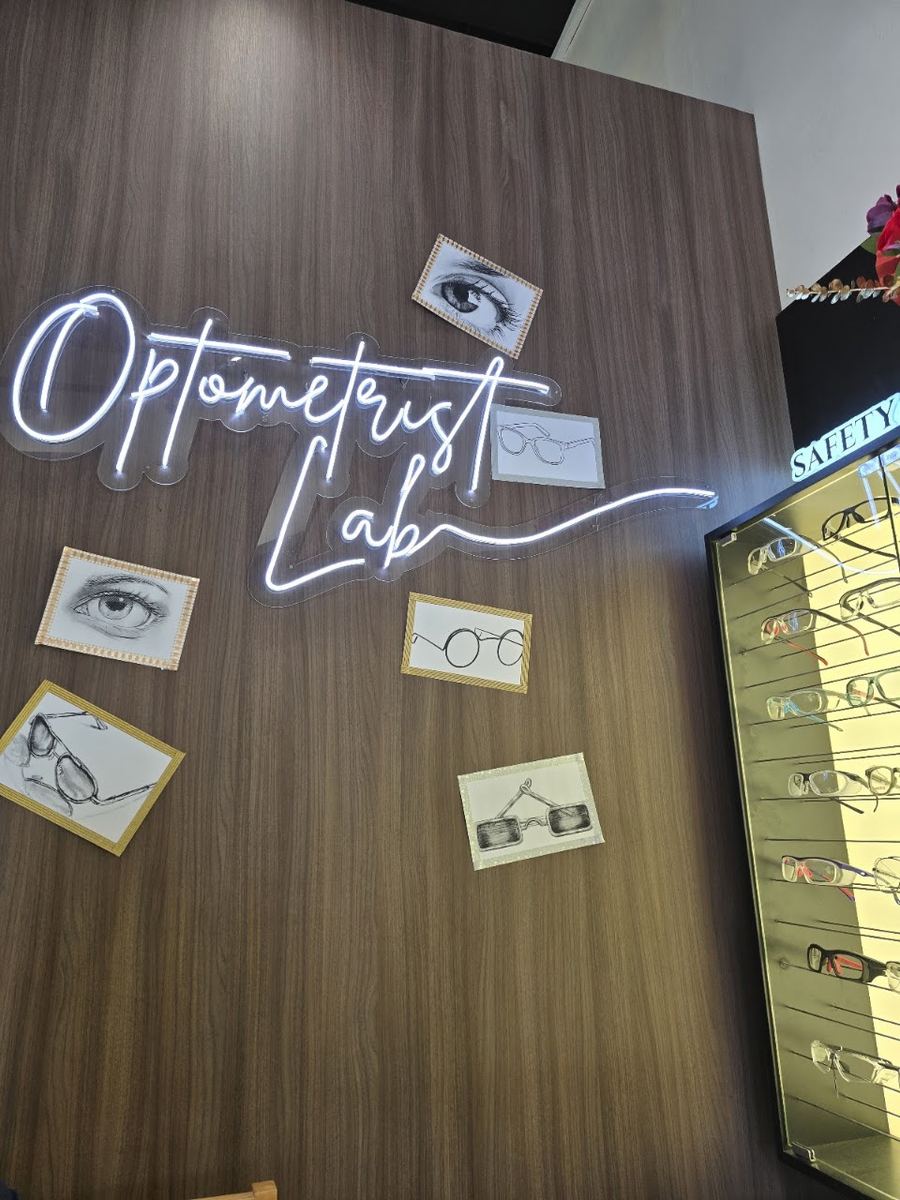 Photo of Optometrist Lab